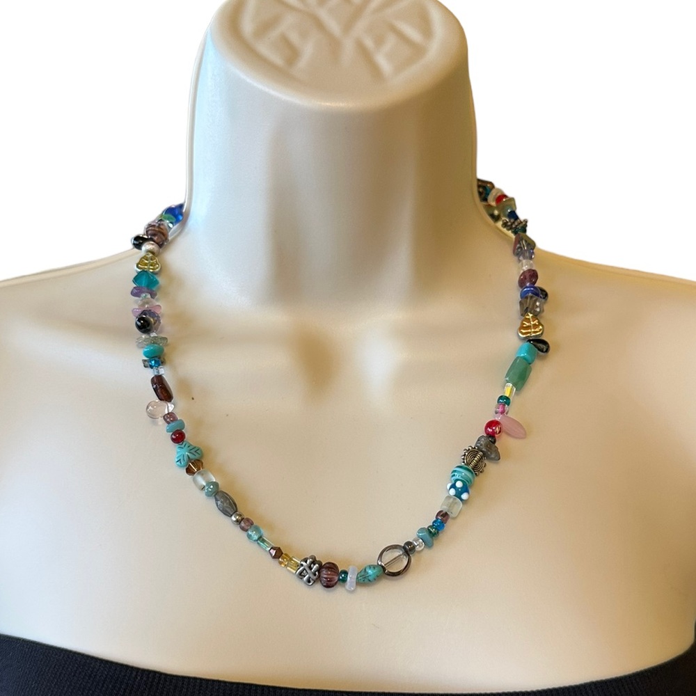 Multicolor bead necklace